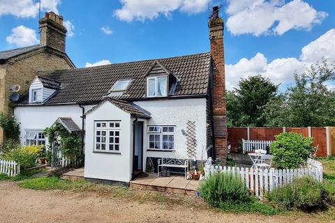 2 bedroom cottage for sale, High Street, Silsoe, Bedfordshire, MK45