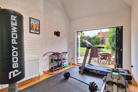 35 Alameda Road, Ampthill, Bedford, MK45 2LA