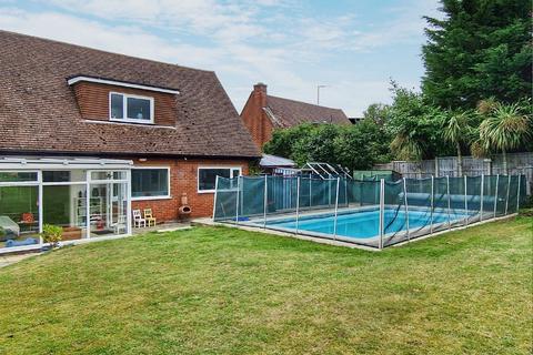 35 Alameda Road, Ampthill, Bedford, MK45 2LA