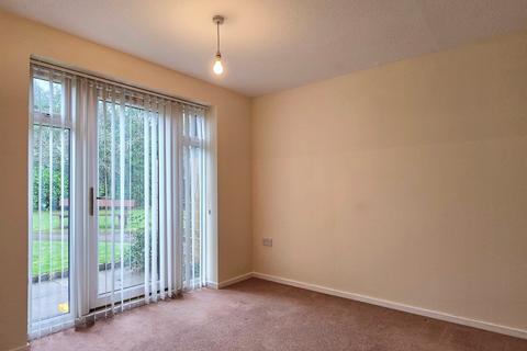 1 bedroom flat for sale - Preston Close, Ampthill, Bedfordshire, MK45