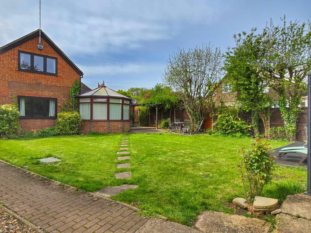 Meadow Way, Ampthill, Bedford, MK45 4 bed detached house for sale £
