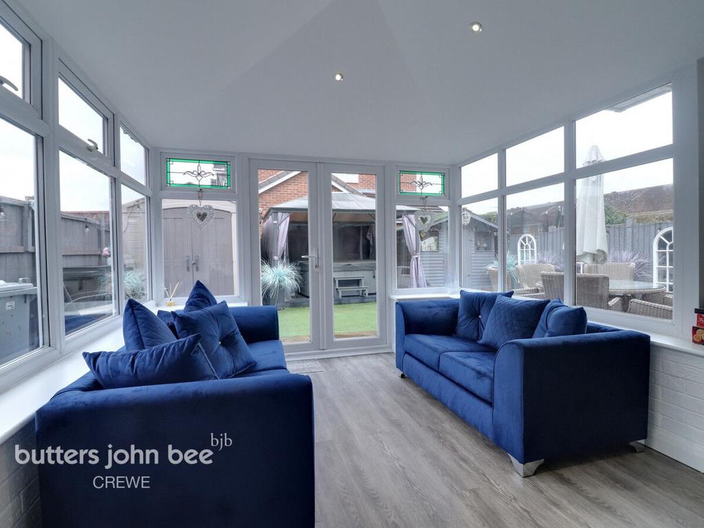 James Atkinson Way, Crewe 4 bed detached house £290,000