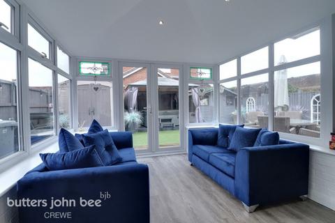 4 bedroom detached house for sale - James Atkinson Way, Crewe
