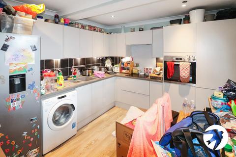 2 bedroom flat for sale, Upper Holly Hill Road, Belvedere, DA17