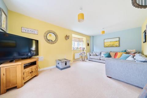 4 bedroom detached house for sale, Middleton Cheney,  Northamptonshire,  OX17