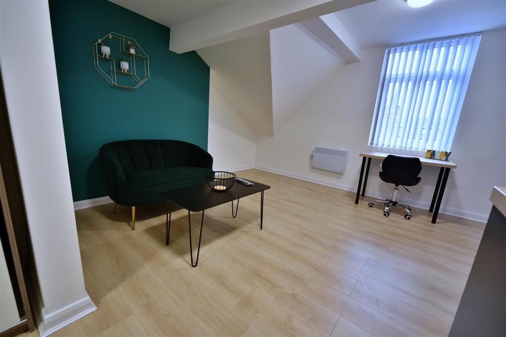 165 AR Room18 04.JPG