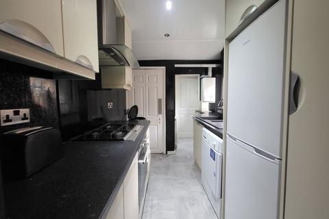2 bedroom flat for sale, Gladstone Street, Hebburn, Tyne and Wear, NE31 2XD