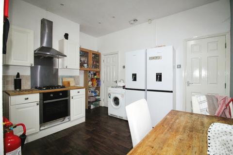 4 bedroom terraced house to rent, BILLS INCLUDED - St. Anns Avenue, Burley, Leeds, LS4