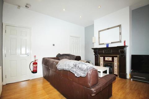 4 bedroom terraced house to rent, BILLS INCLUDED - St. Anns Avenue, Burley, Leeds, LS4