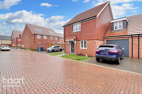 46 Bennett Way, Sawston, Cambridge, CB22 3FR