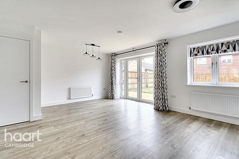 46 Bennett Way, Sawston, Cambridge, CB22 3FR