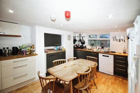 5 bedroom terraced house to rent, BILLS INCLUDED - Stanmore Street, Burley, Leeds, LS4