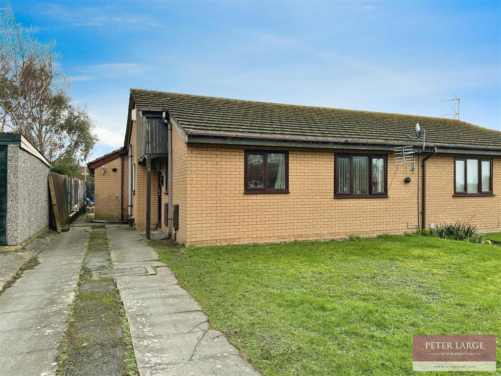 18 Ronaldsway, Rhyl, LL18 2LB 3 bed semidetached bungalow for sale £