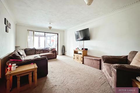 3 bedroom semi-detached bungalow for sale, 18 Ronaldsway, Rhyl, LL18 2LB