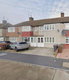 2 bedroom terraced house to rent, New Road, Dagenham Docks