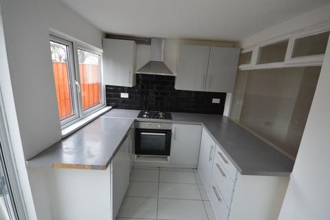 2 bedroom terraced house to rent, New Road, Dagenham Docks