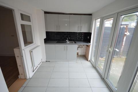 2 bedroom terraced house to rent, New Road, Dagenham Docks