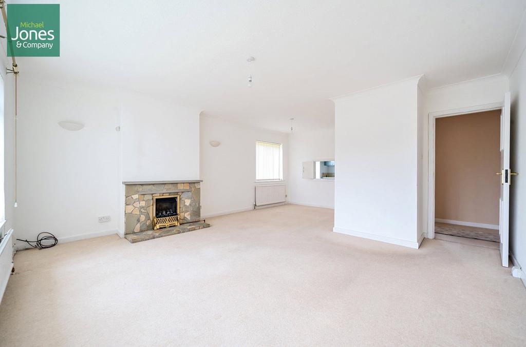 Ashurst Drive, GoringBySea... 2 bed flat £1,400 pcm (£323 pw)