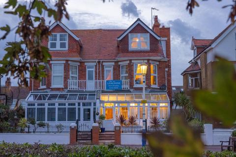 Guest house for sale - Royal Parade, Eastbourne