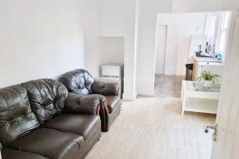 1 bedroom in a house share to rent - St Peters Grove, Southsea