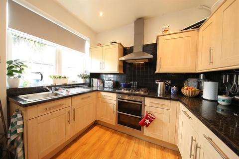 76 Australia Road, Cardiff, CF14 3DA