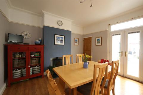 76 Australia Road, Cardiff, CF14 3DA