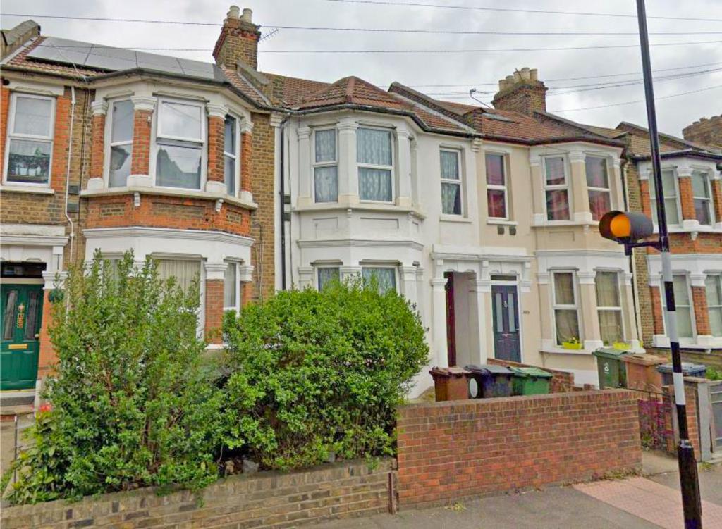 Grove Green Road, Leytonstone, E11 3 bed terraced house to rent £2,400 pcm (£554 pw)