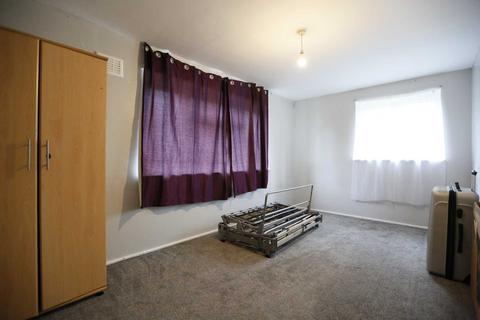 69 Brading Crescent, London, E11 3RT
