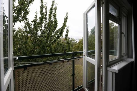 69 Brading Crescent, London, E11 3RT
