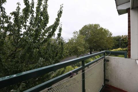69 Brading Crescent, London, E11 3RT
