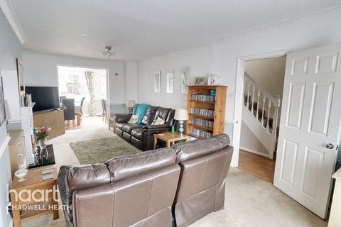 64 Walnut Tree Road, Dagenham, RM8 3JD