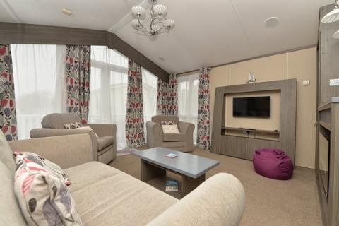 2 bedroom park home for sale, Shorefield Road, Downton, Lymington, Hampshire, SO41