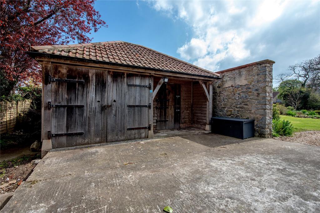 Garage/Workshop