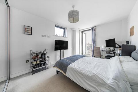 3 bedroom flat for sale, Queens Road, Peckham