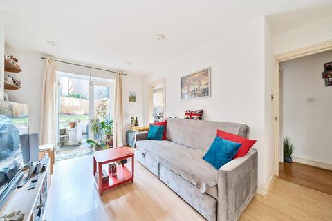 15a Glengall Road, London, NW6 7EL