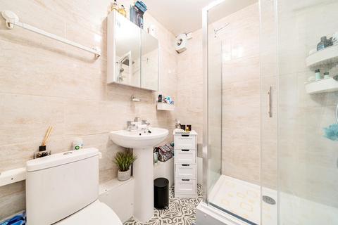 15a Glengall Road, London, NW6 7EL