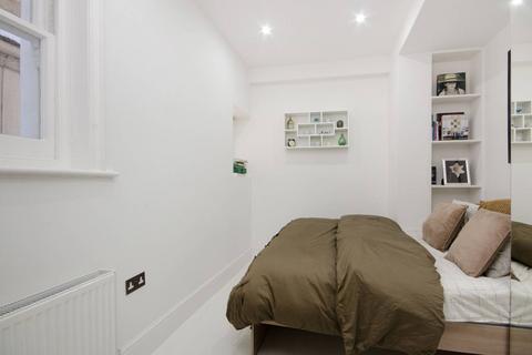 1 bedroom flat for sale, Worple Road, Wimbledon, London, SW20