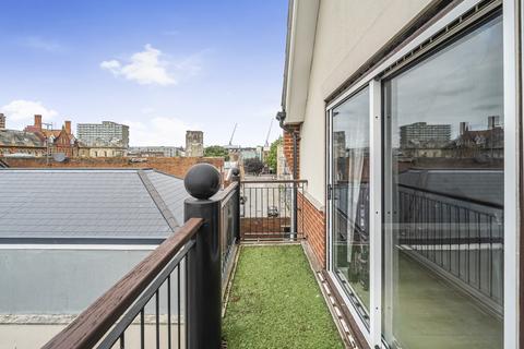 2 bedroom flat for sale, Briton Street, Southampton, Hampshire, SO14