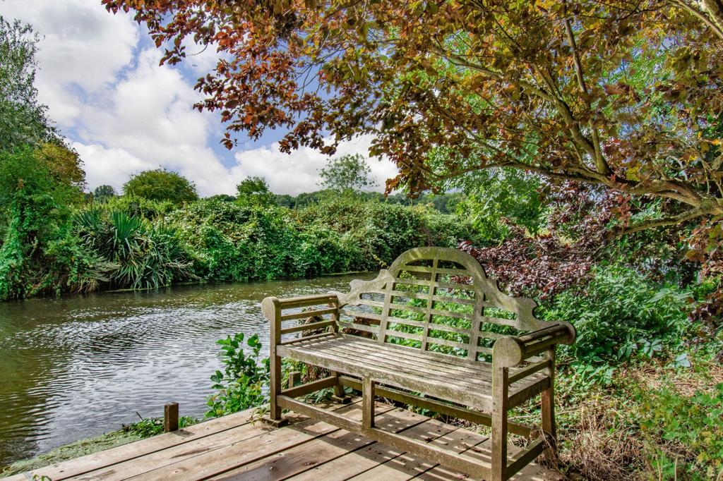 Riverside Seating