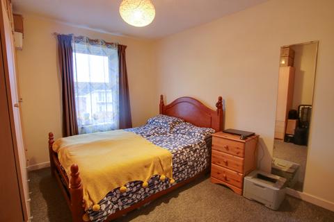 1 bedroom flat for sale, SHOLING! NO CHAIN! LONG LEASE! JULIET BALCONY!