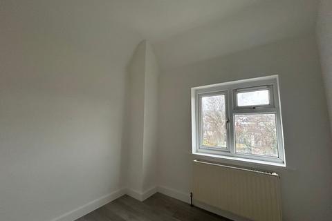 4 bedroom terraced house to rent, Underwood Road, High Wycombe HP13