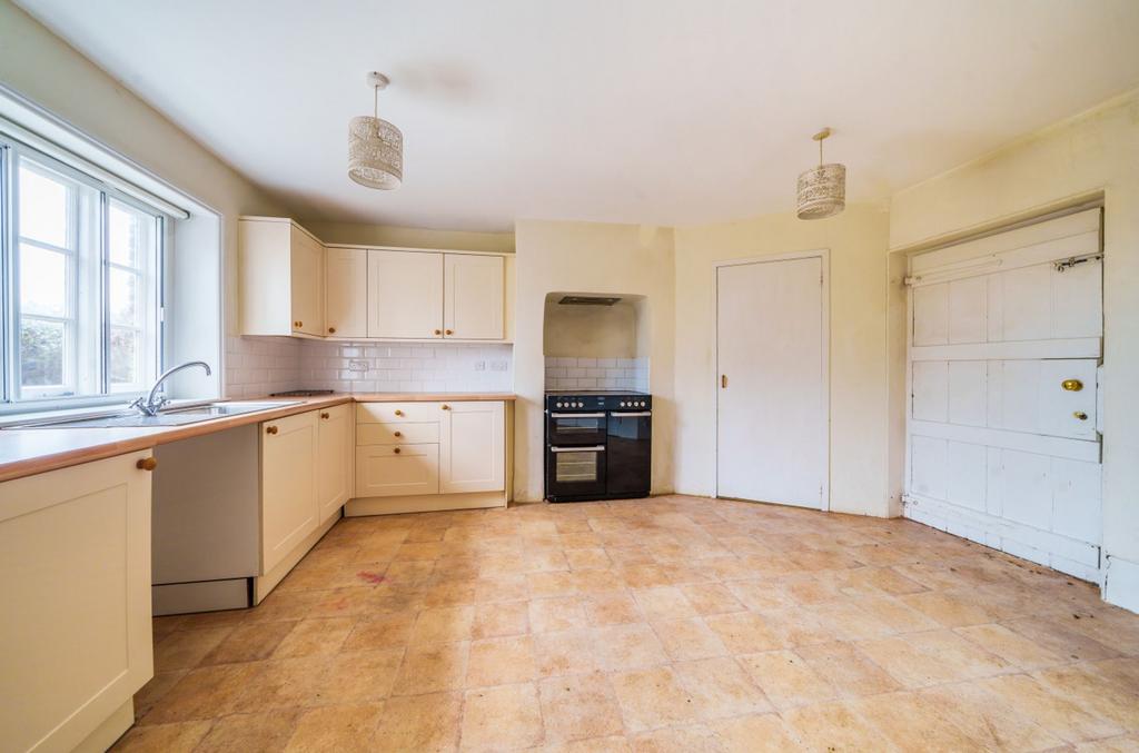 Binderton, Chichester, PO18 2 bed detached house for sale £500,000