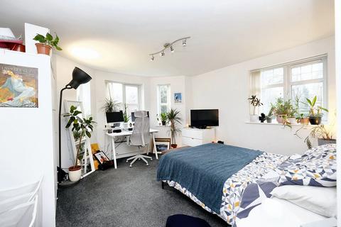 2 bedroom flat for sale - Monton Court, Monton