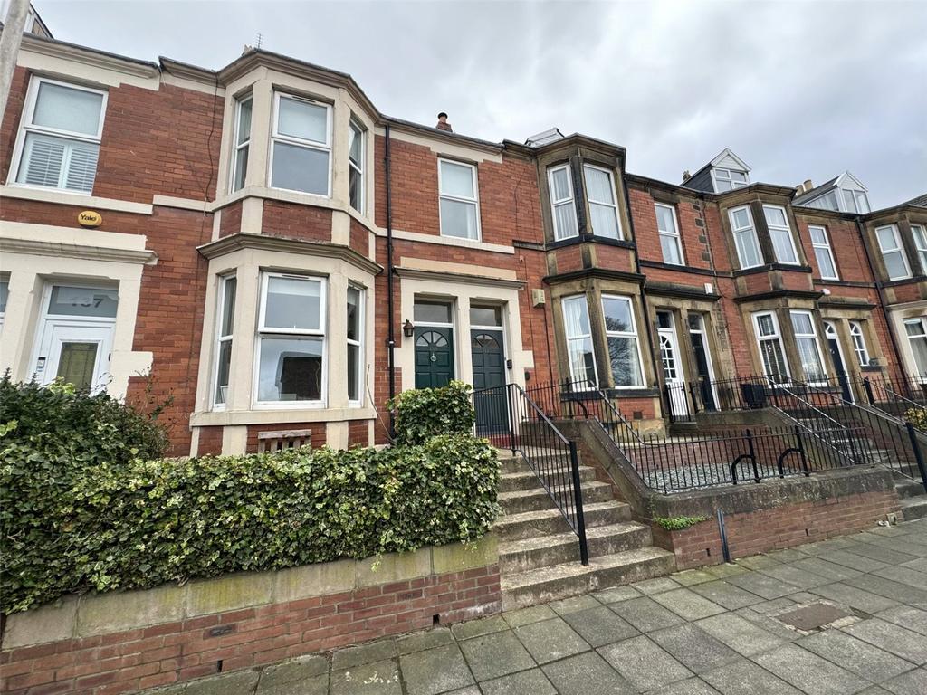 Avenue Road, Gateshead, NE8 2 bed apartment £695 pcm (£160 pw)