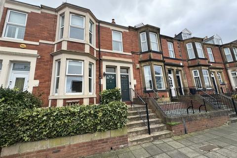 2 bedroom apartment to rent, Avenue Road, Gateshead, NE8