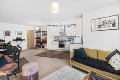 1 bedroom apartment for sale, Perendale Drive, Shepperton, Surrey, TW17