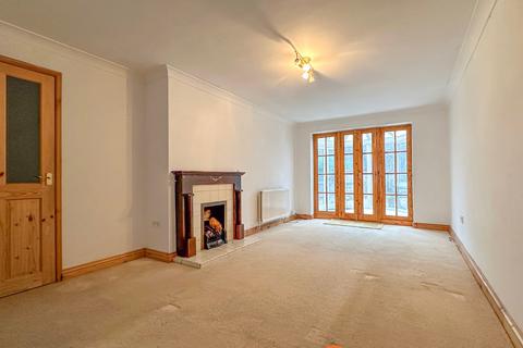 3 bedroom terraced house for sale, Dale Crescent, 6 NG24