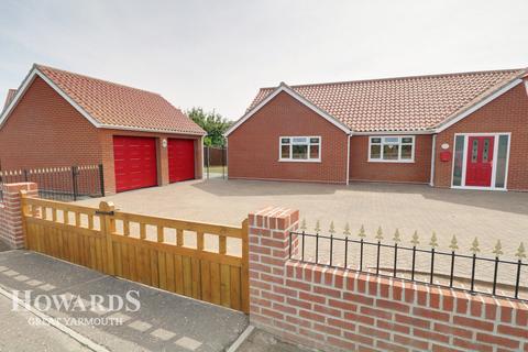 4 bedroom detached bungalow for sale - Old Coast Road, Ormesby