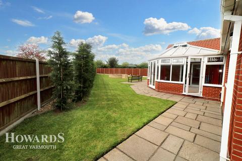 4 bedroom detached bungalow for sale, Old Coast Road, Ormesby