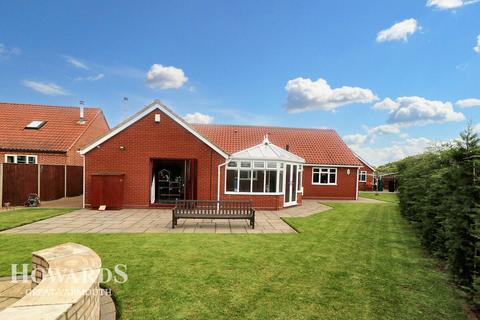 4 bedroom detached bungalow for sale, Old Coast Road, Ormesby